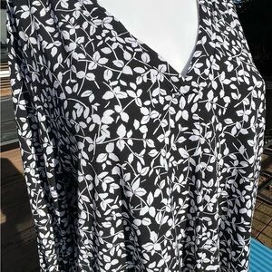 Black and White Leaf Print Women's Blouse. Size L.